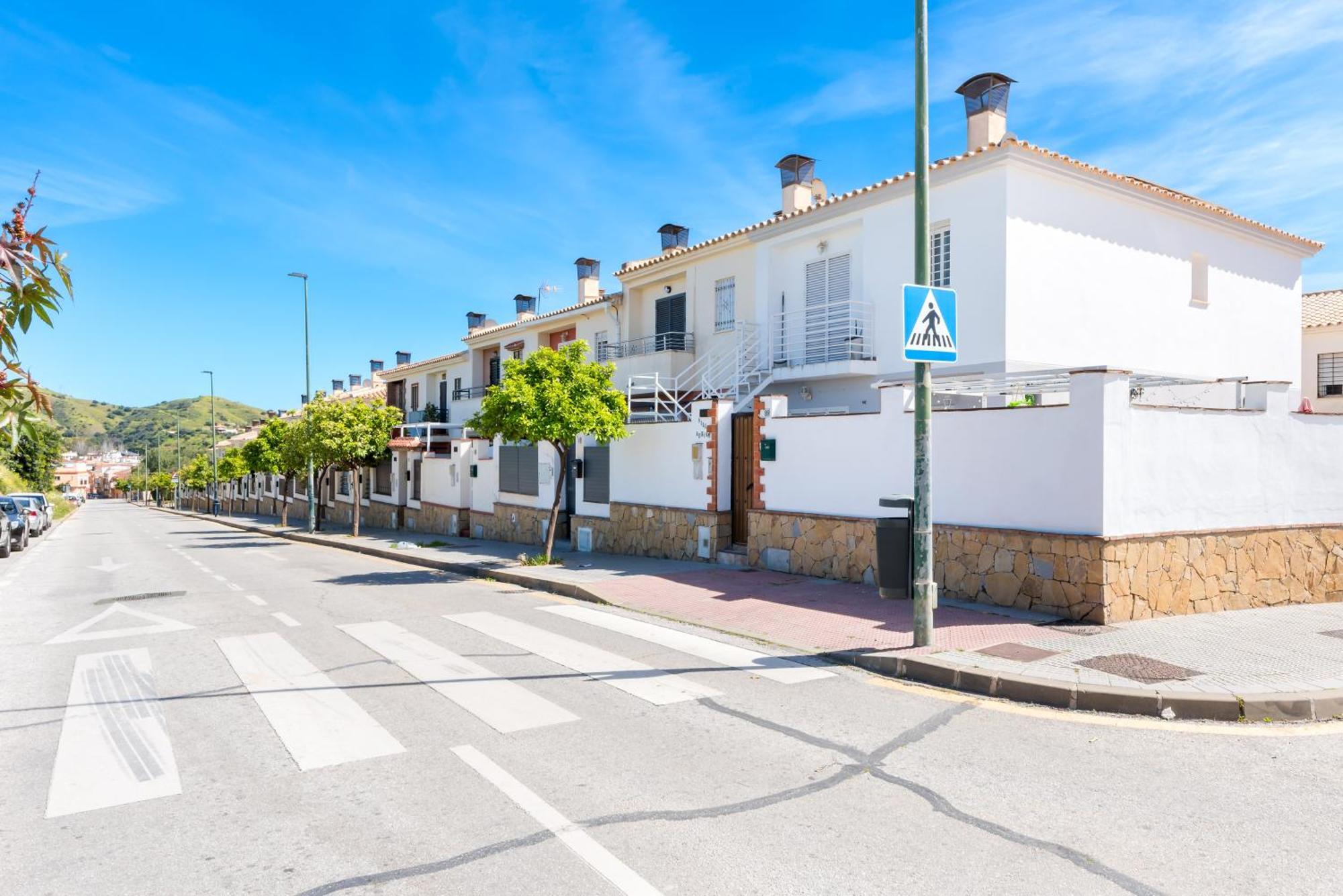 Wintowinrentals With A Huge Terrace In Campanillas Apartamento